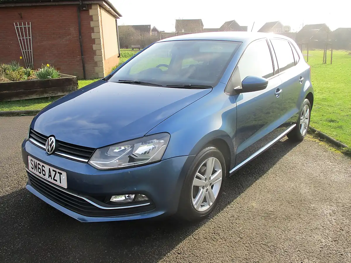 Used 2016 Volkswagen Polo Match Blue - Interior and Exterior details 5