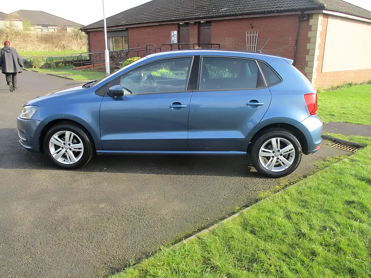 Used 2016 Volkswagen Polo Match Blue - Interior and Exterior details 6