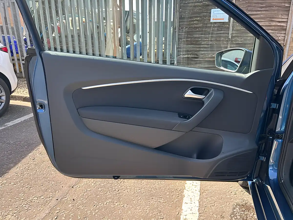 Used 2016 Volkswagen Polo Match Blue Silk - Interior and Exterior details 11