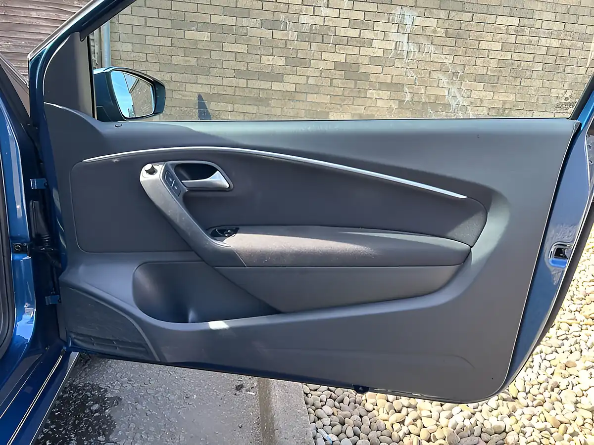 Used 2016 Volkswagen Polo Match Blue Silk - Interior and Exterior details 12