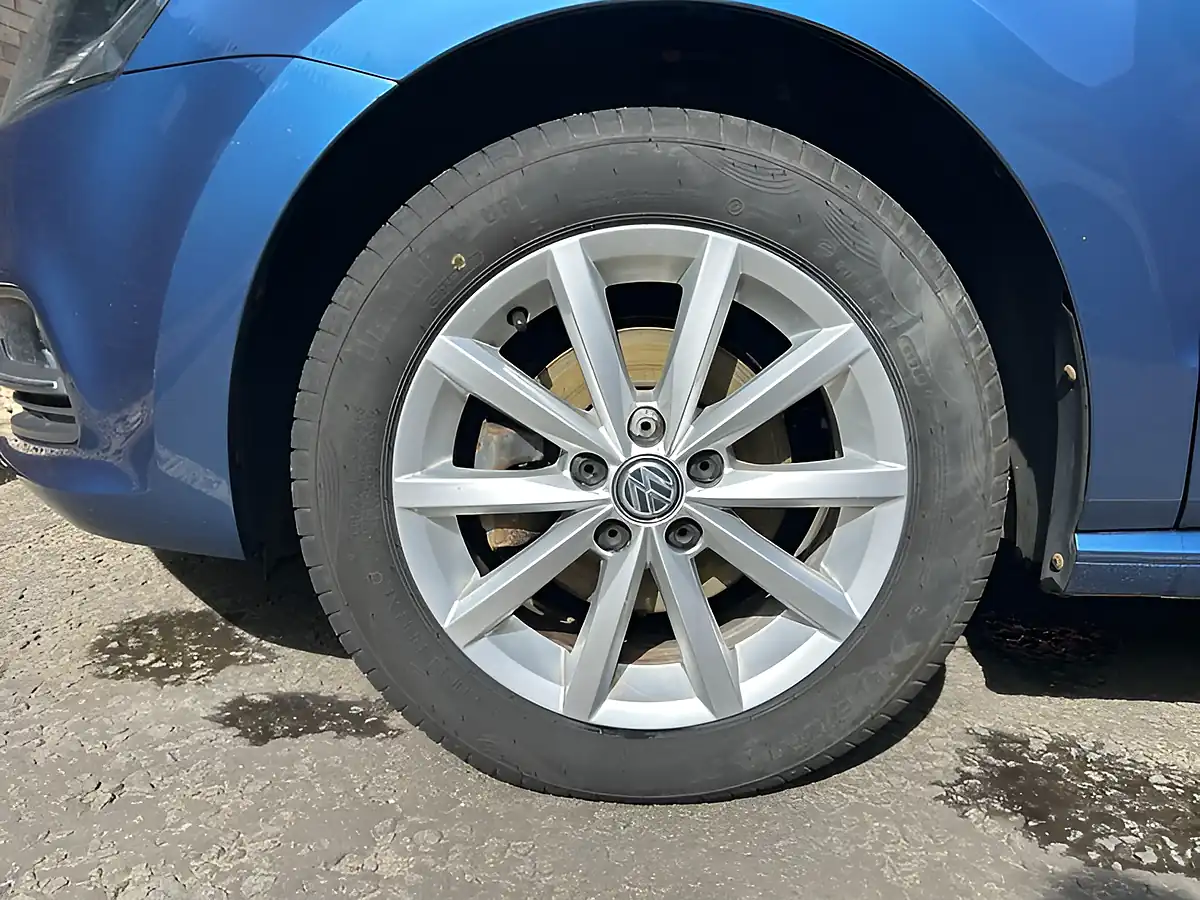 Used 2016 Volkswagen Polo Match Blue Silk - Interior and Exterior details 17