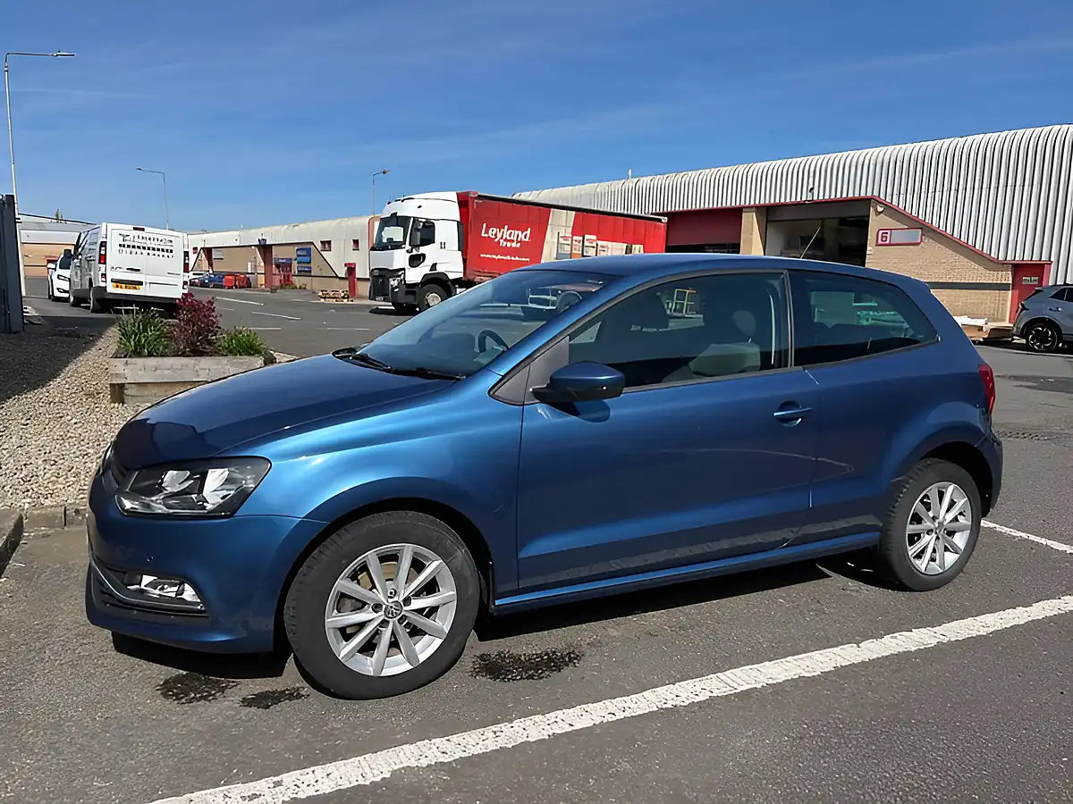 Used 2016 Volkswagen Polo Match Blue Silk - Interior and Exterior details 5