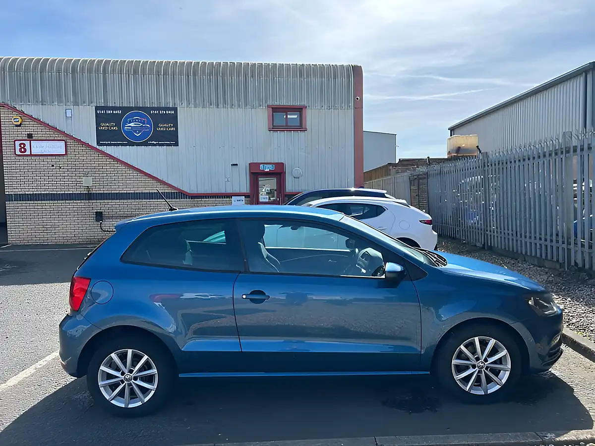 Used 2016 Volkswagen Polo Match Blue Silk - Interior and Exterior details 7