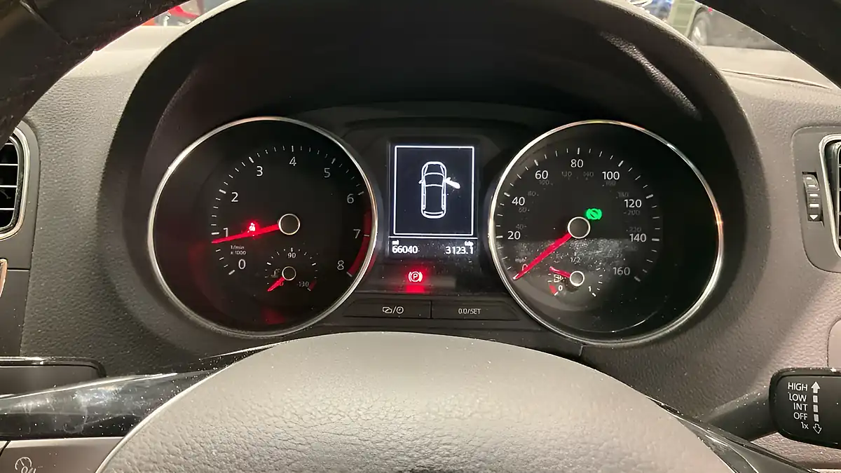 Used 2016 Volkswagen Polo Match Bluemotion Tech Red - Interior and Exterior details 11