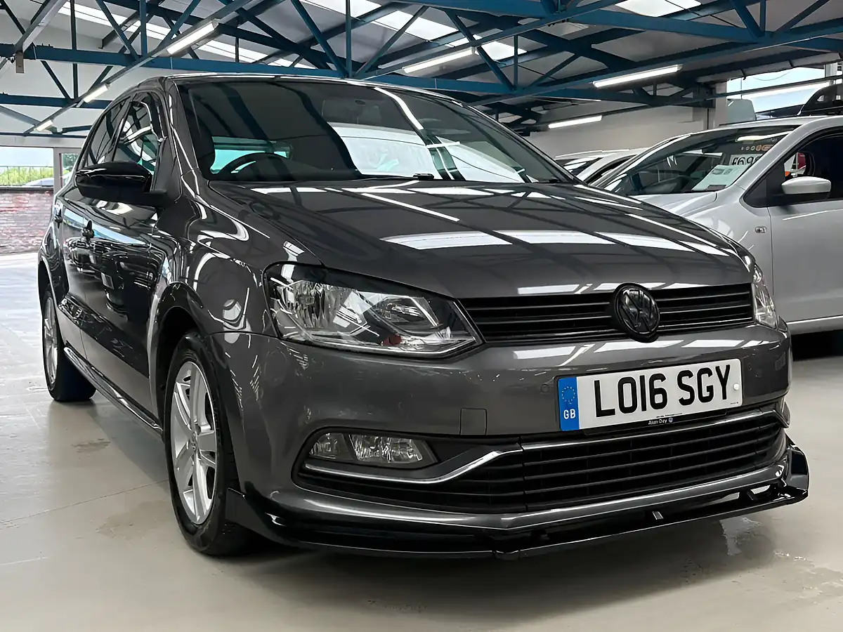 Used 2016 Volkswagen Polo Match Grey - Front View