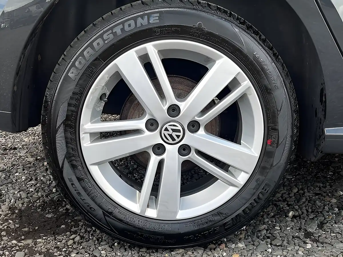 Used 2016 Volkswagen Polo Match Grey - Interior and Exterior details 17