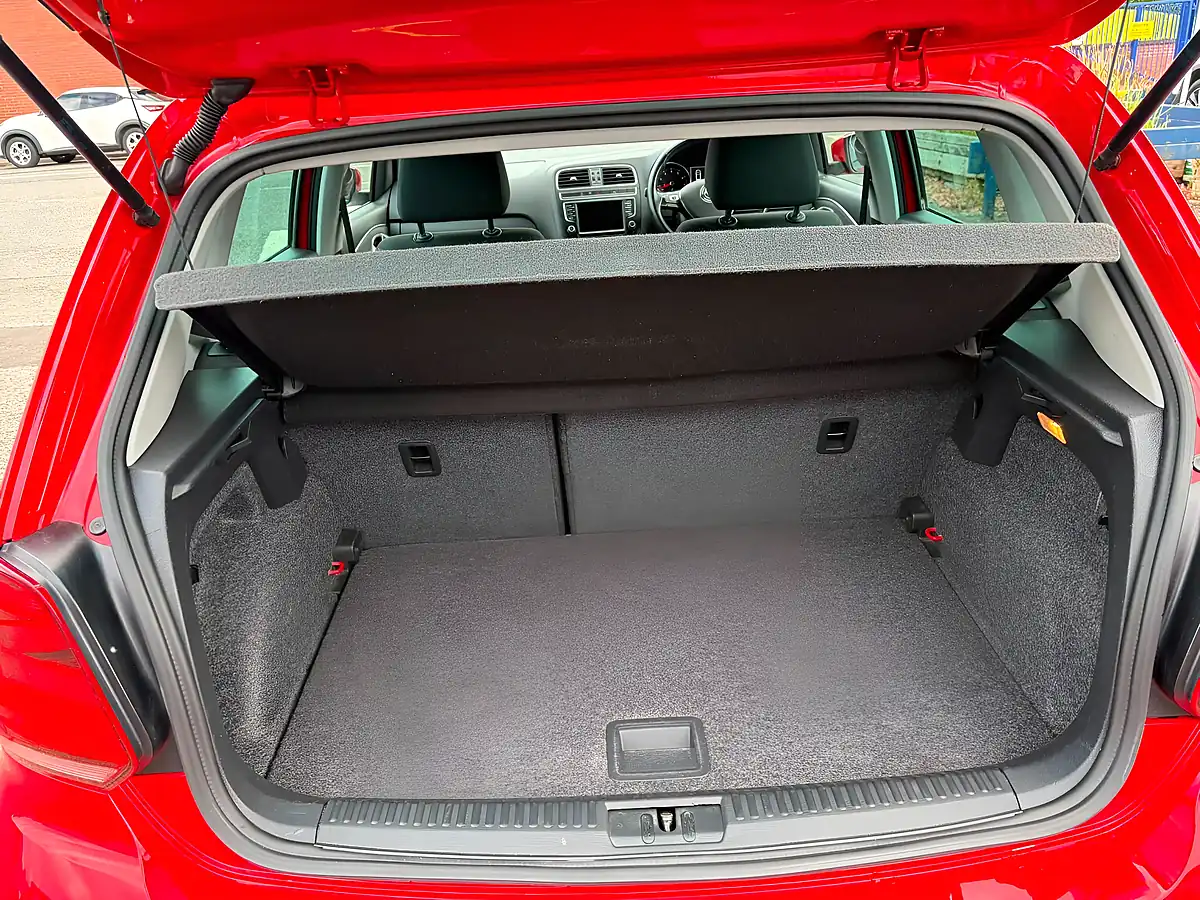 Used 2016 Volkswagen Polo Match Red - Interior and Exterior details 10