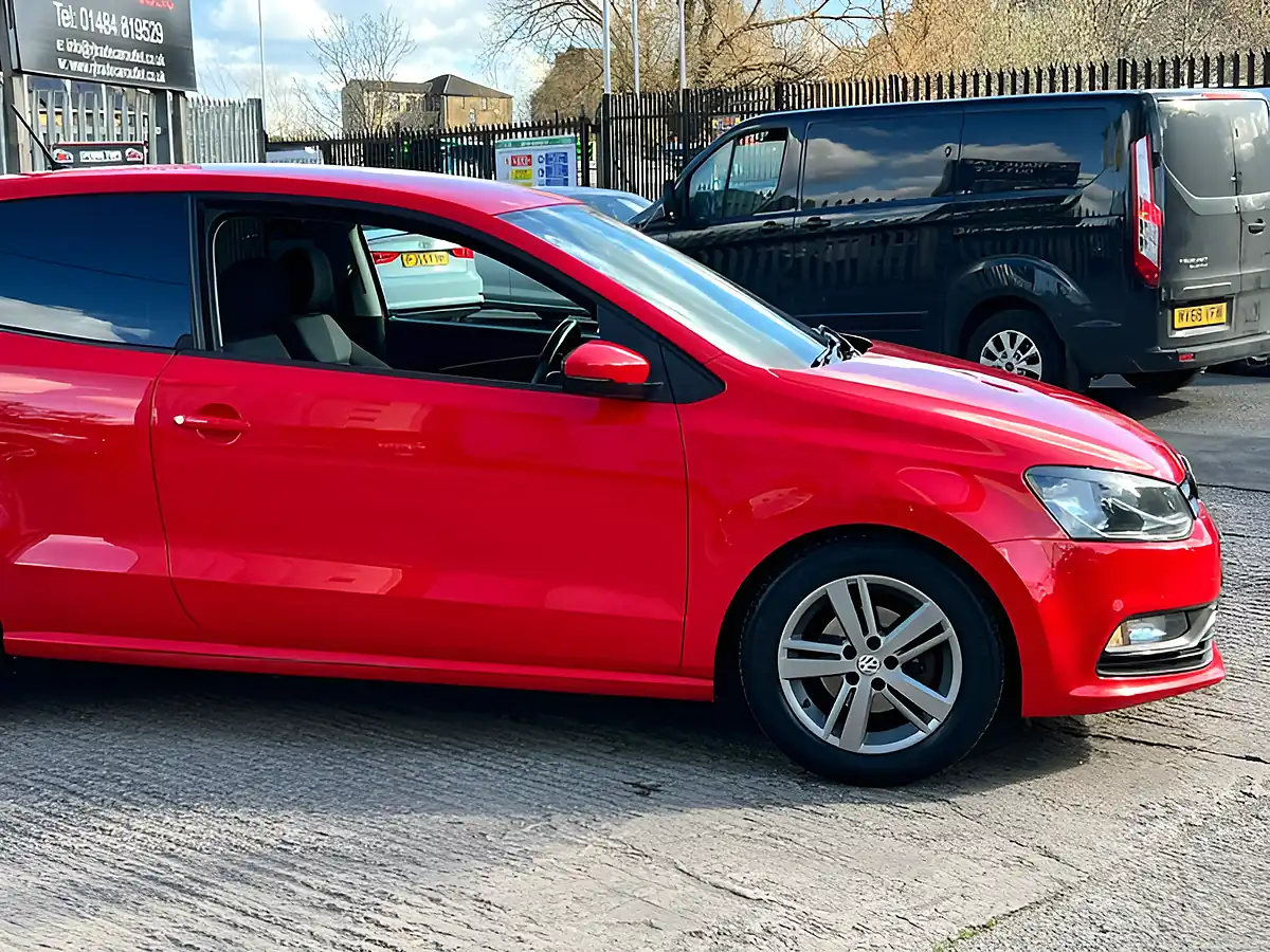 Used 2016 Volkswagen Polo Match Red - Interior and Exterior details 13