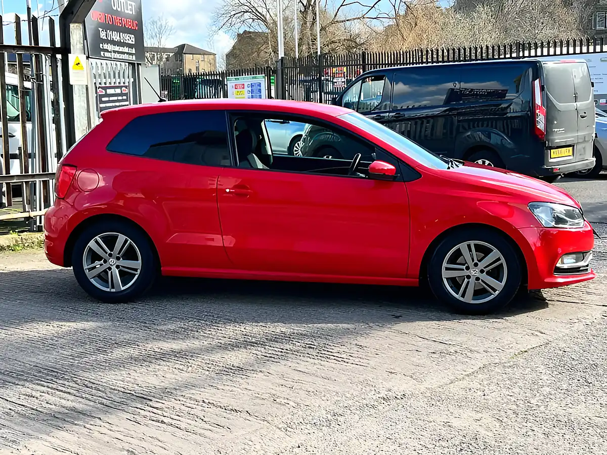 Used 2016 Volkswagen Polo Match Red - Interior and Exterior details 14