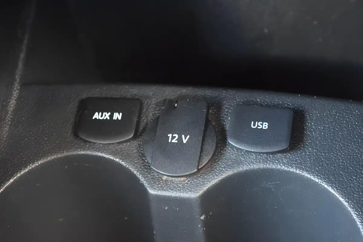 Used 2016 Volkswagen Polo Match Red - Interior and Exterior details 16