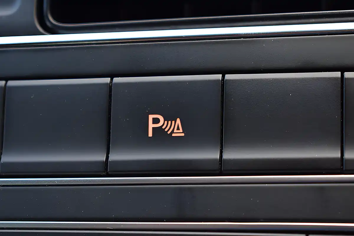 Used 2016 Volkswagen Polo Match Red - Interior and Exterior details 17