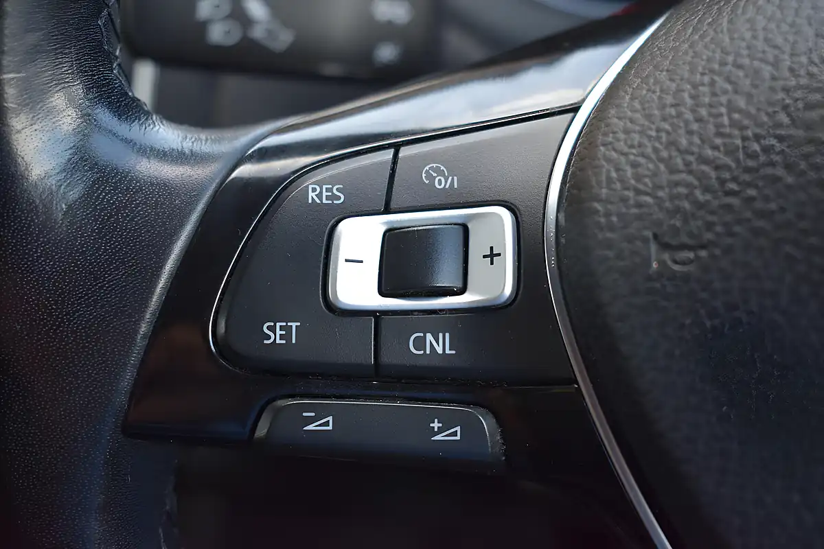 Used 2016 Volkswagen Polo Match Red - Interior and Exterior details 18
