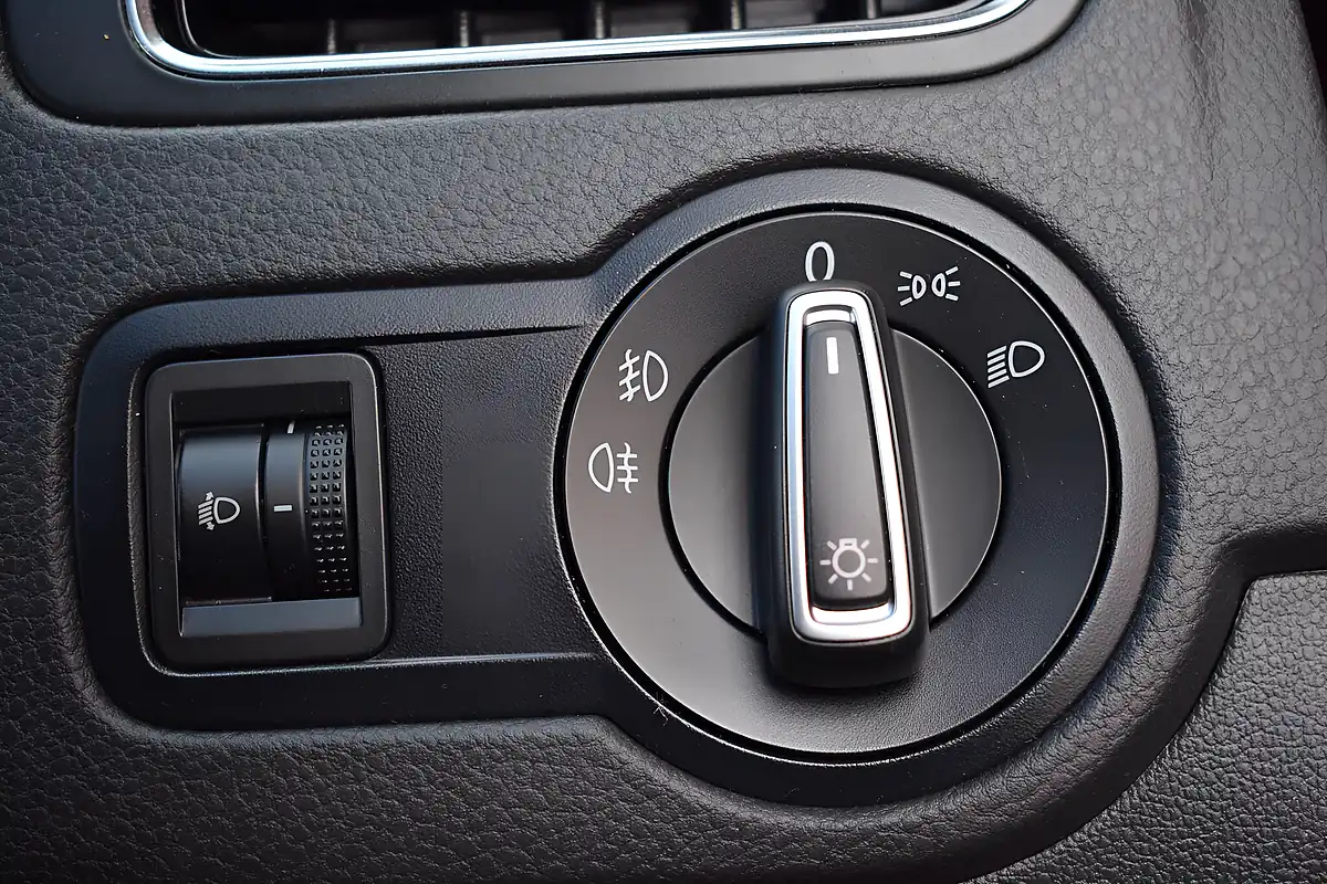 Used 2016 Volkswagen Polo Match Red - Interior and Exterior details 19