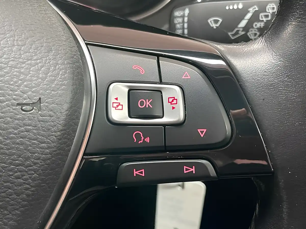 Used 2016 Volkswagen Polo Match Red - Interior and Exterior details 19