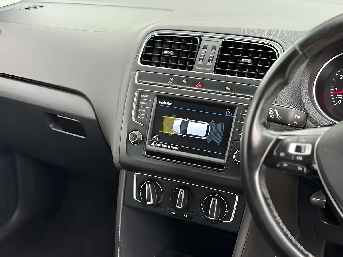 Used 2016 Volkswagen Polo Match Reflex Silver - Interior and Exterior details 11