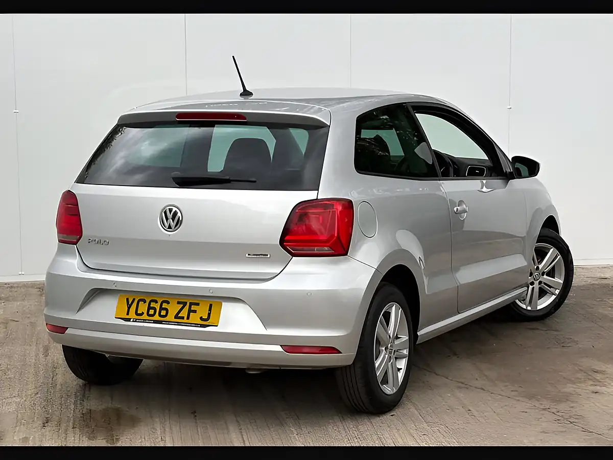 Used 2016 Volkswagen Polo Match Reflex Silver - Interior and Exterior details 15