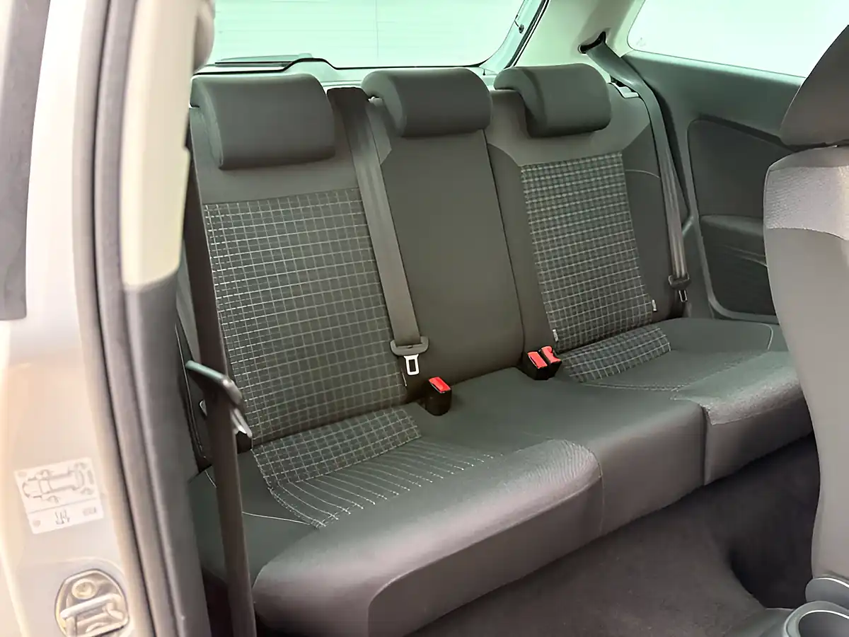 Used 2016 Volkswagen Polo Match Reflex Silver - Interior and Exterior details 17
