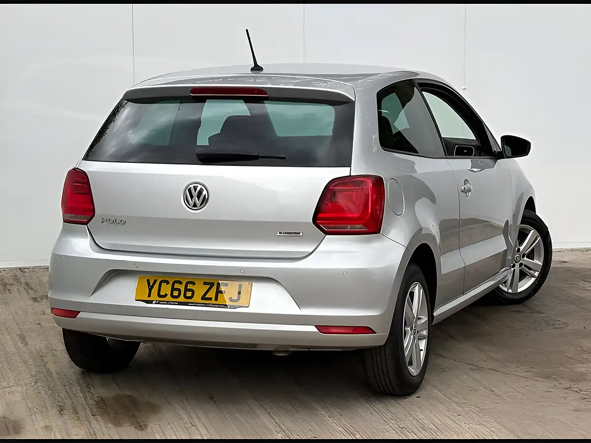 Used 2016 Volkswagen Polo Match Reflex Silver - Interior and Exterior details 18
