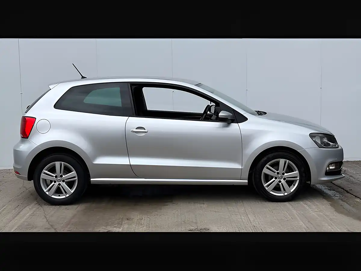 Used 2016 Volkswagen Polo Match Reflex Silver - Interior and Exterior details 7