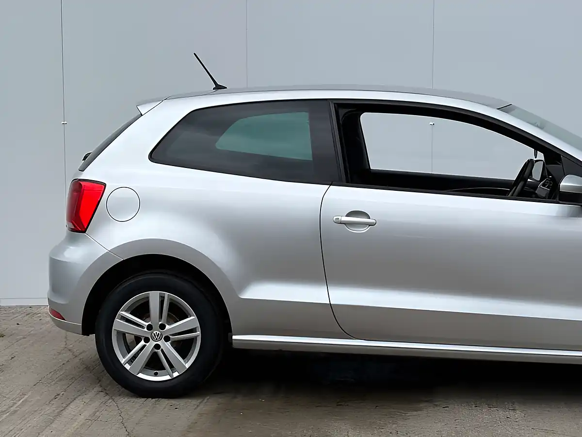 Used 2016 Volkswagen Polo Match Reflex Silver - Interior and Exterior details 9