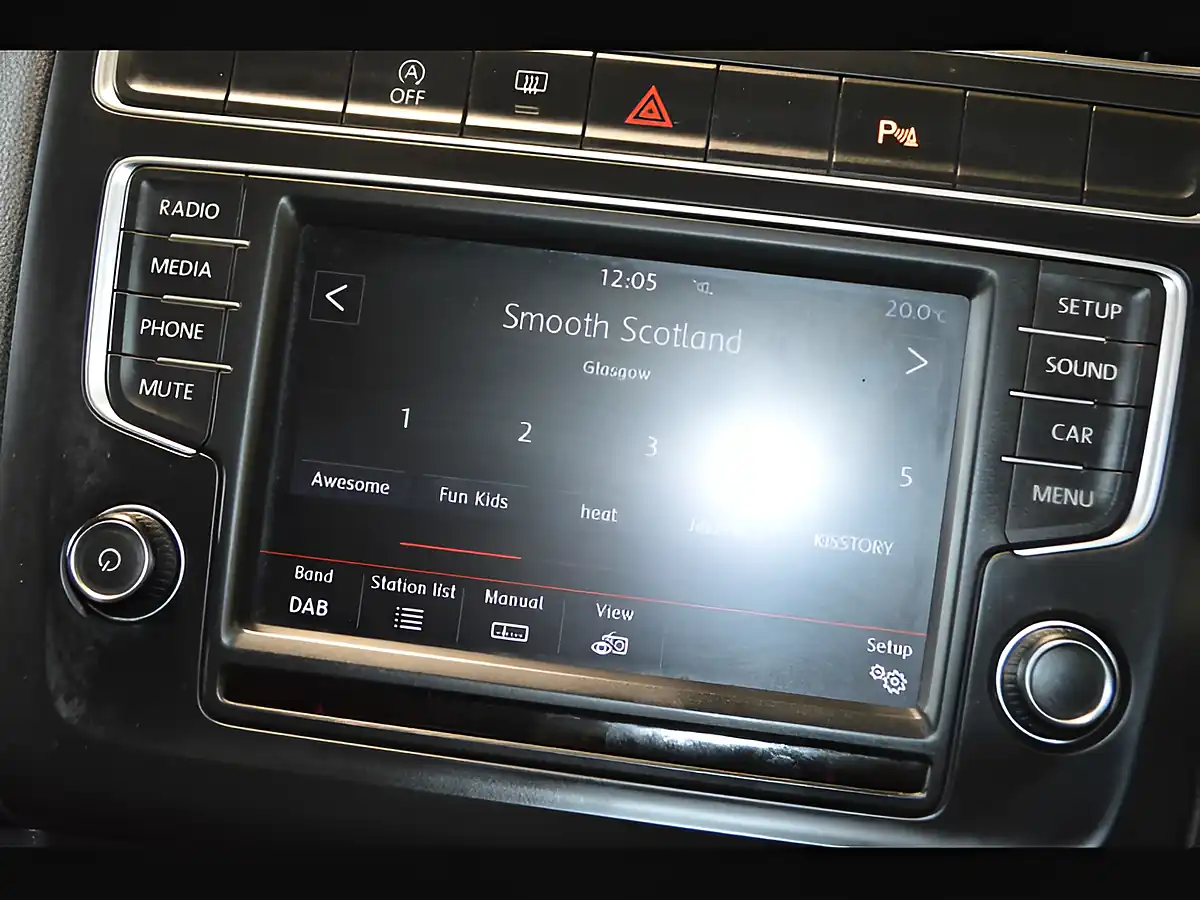 Used 2016 Volkswagen Polo Match Reflex Silver - Interior and Exterior details 12