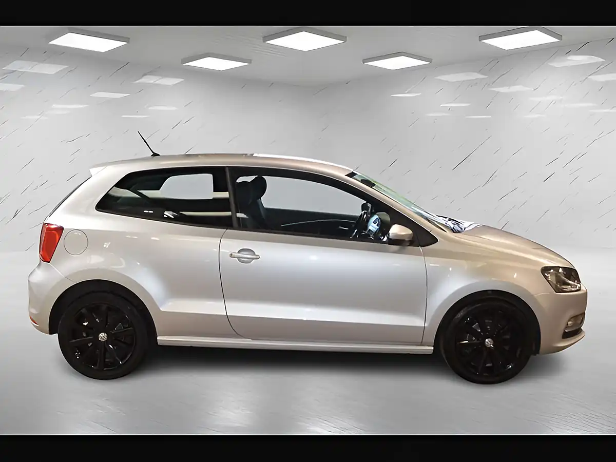 Used 2016 Volkswagen Polo Match Reflex Silver - Interior and Exterior details 5