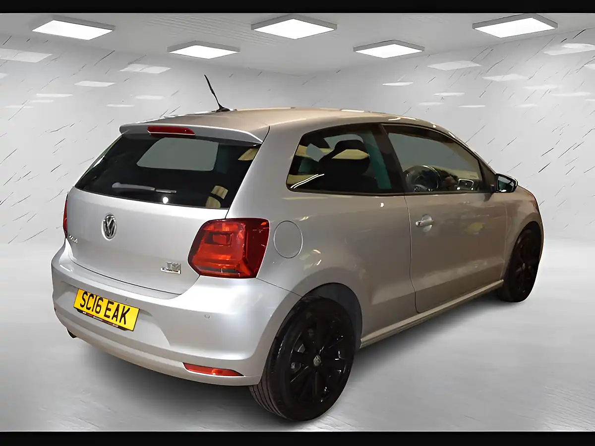 Used 2016 Volkswagen Polo Match Reflex Silver - Interior and Exterior details 6