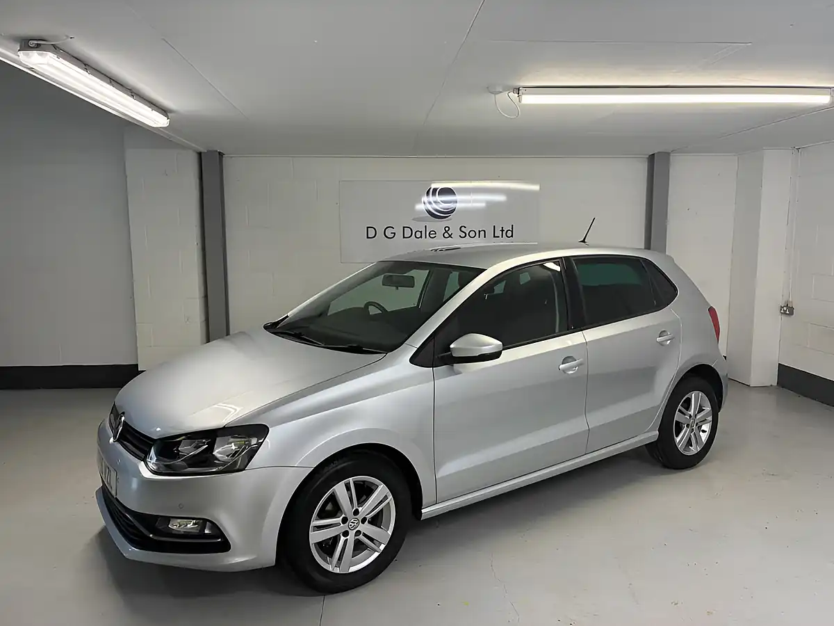 Used 2016 Volkswagen Polo Match Silver - Front View