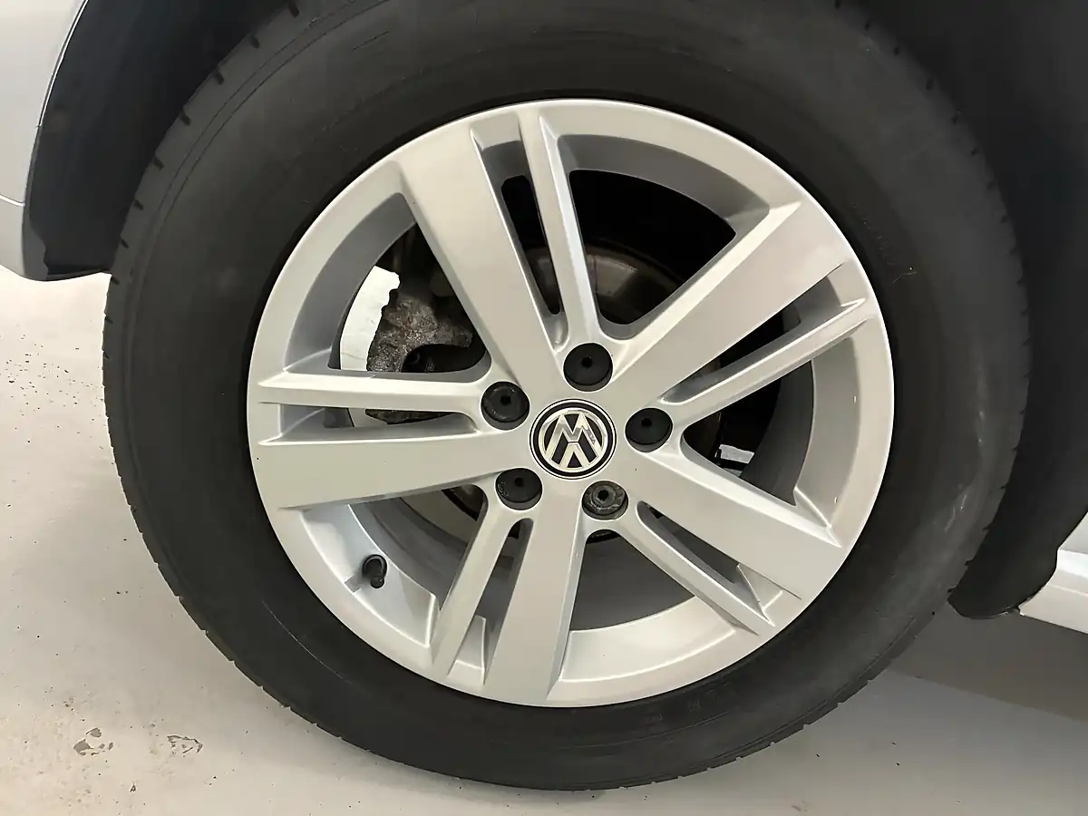 Used 2016 Volkswagen Polo Match Silver - Interior and Exterior details 10