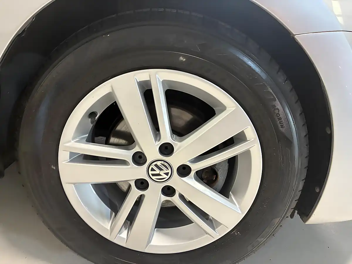 Used 2016 Volkswagen Polo Match Silver - Interior and Exterior details 7