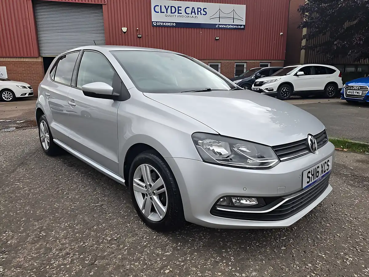 Used 2016 Volkswagen Polo Match Silver - Front View