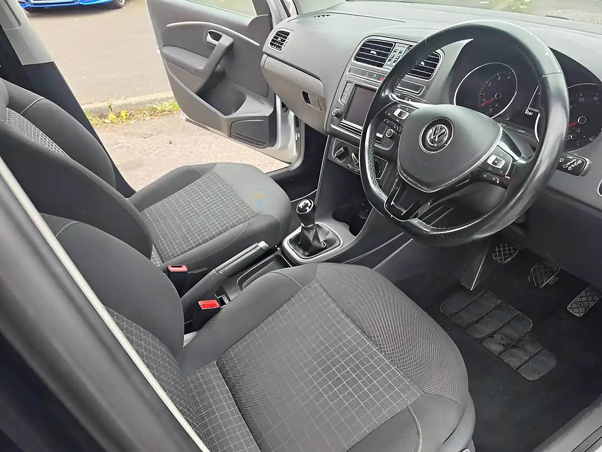 Used 2016 Volkswagen Polo Match Silver - Interior and Exterior details 12