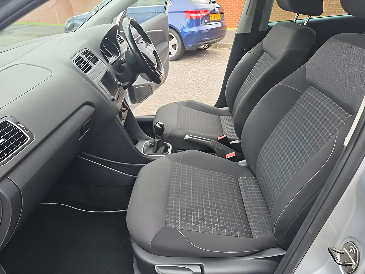 Used 2016 Volkswagen Polo Match Silver - Interior and Exterior details 14
