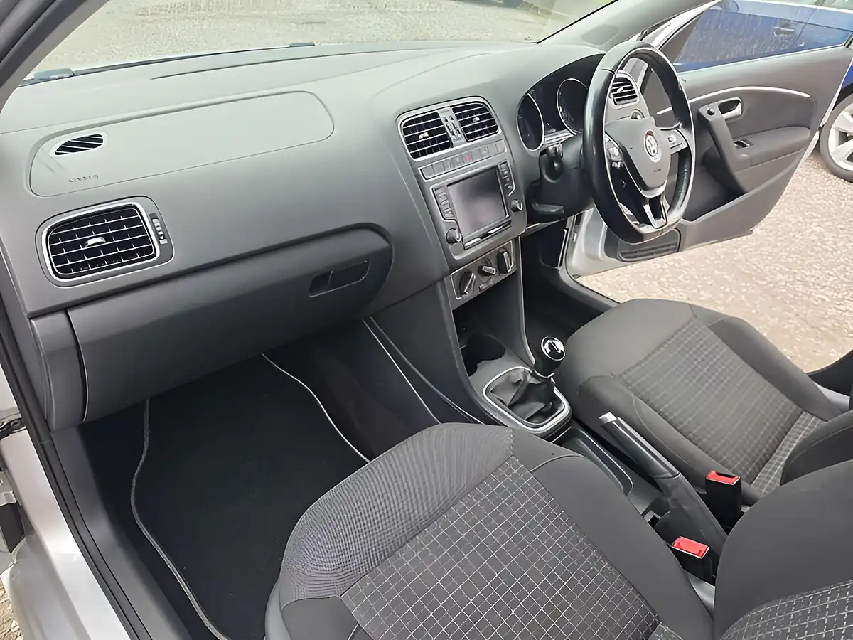 Used 2016 Volkswagen Polo Match Silver - Interior and Exterior details 15