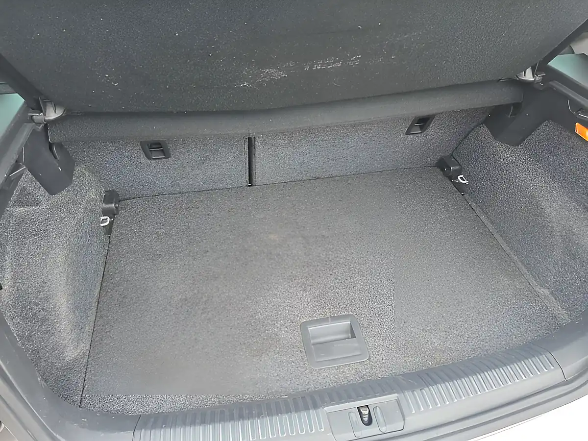 Used 2016 Volkswagen Polo Match Silver - Interior and Exterior details 18