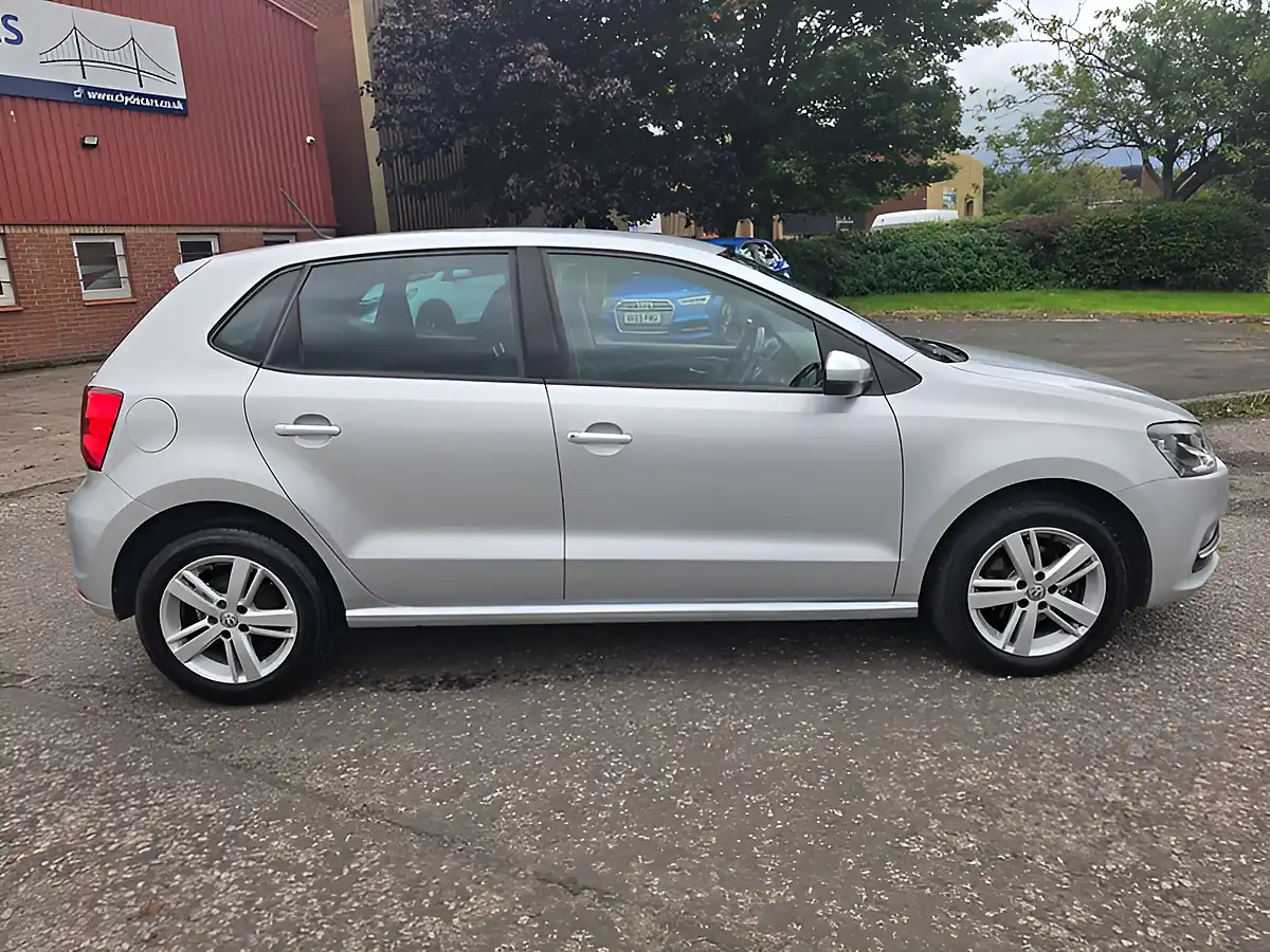 Used 2016 Volkswagen Polo Match Silver - Interior and Exterior details 4