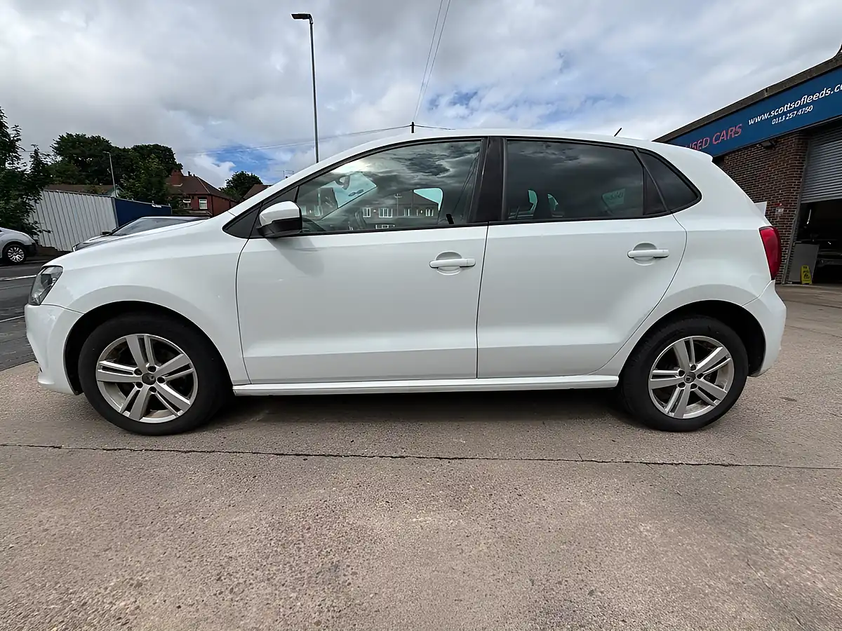 Used 2016 Volkswagen Polo Match White - Interior and Exterior details 4