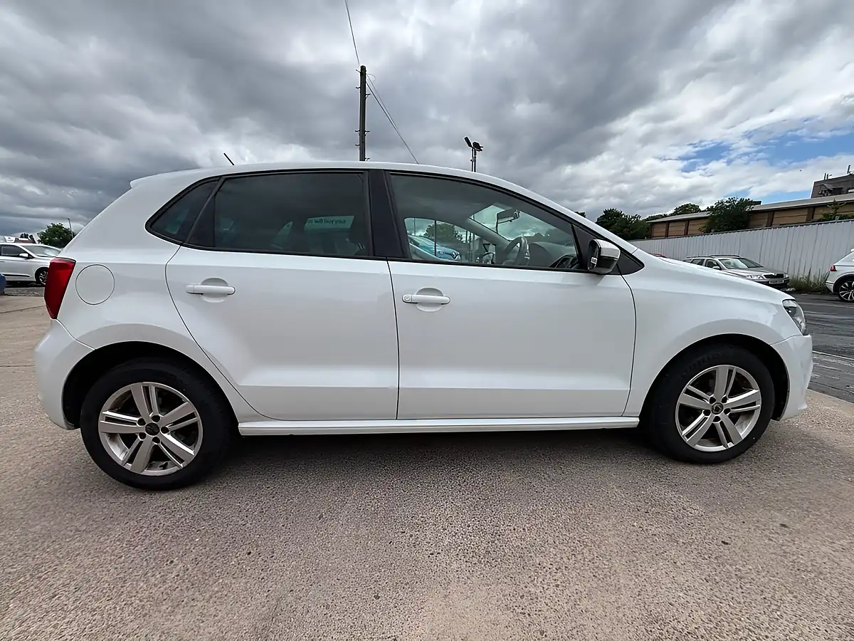 Used 2016 Volkswagen Polo Match White - Interior and Exterior details 8