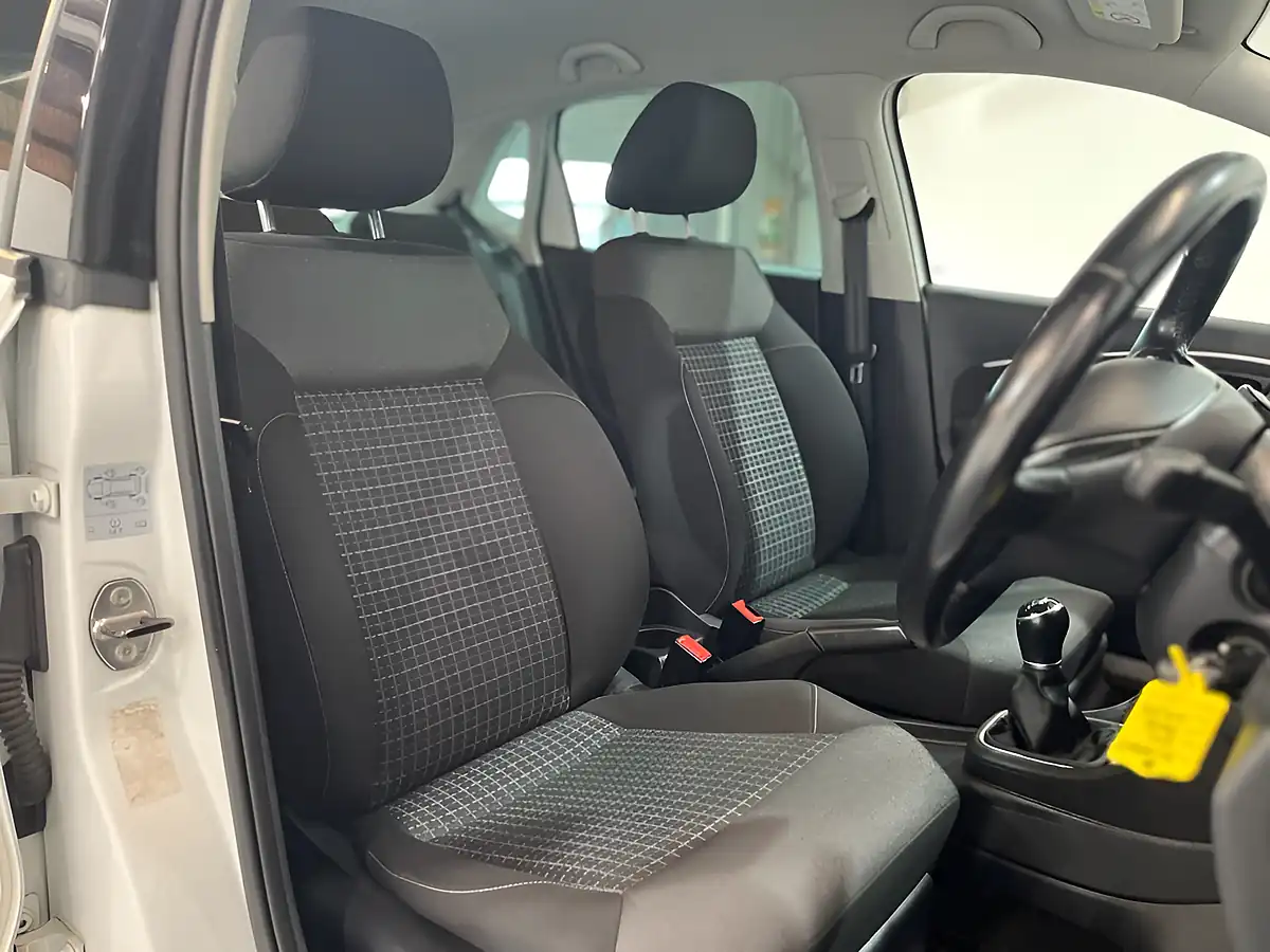 Used 2016 Volkswagen Polo Match White - Interior and Exterior details 17