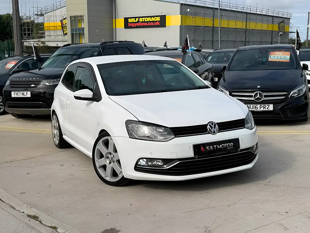 Used 2016 Volkswagen Polo Match White - Front View