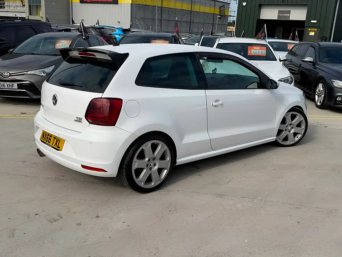 Used 2016 Volkswagen Polo Match White - Interior and Exterior details 11