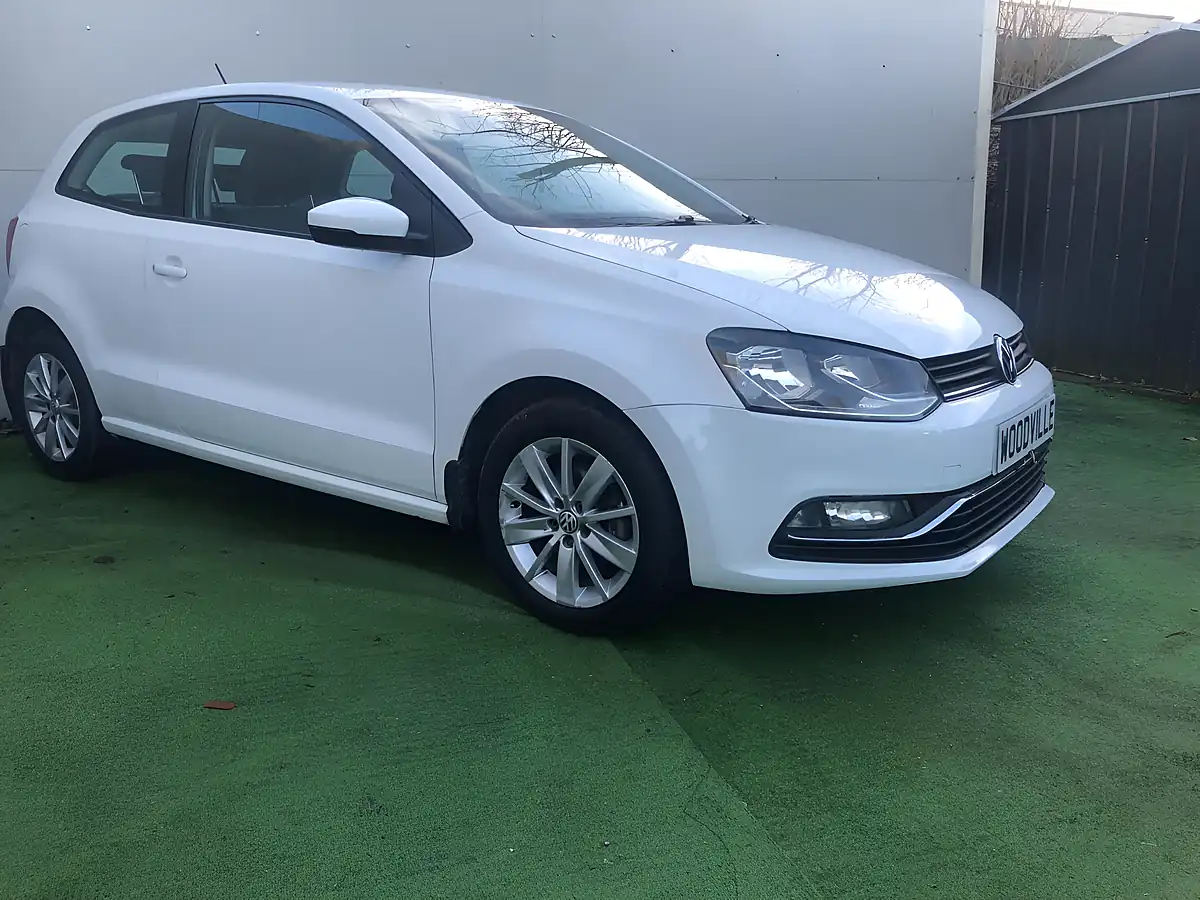 Used 2016 Volkswagen Polo Match White - Interior and Exterior details 4