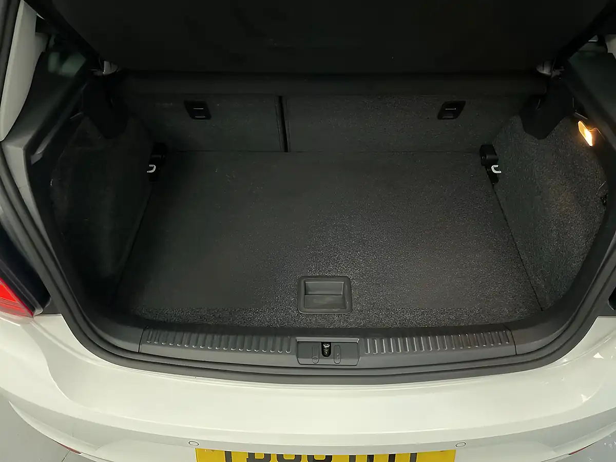 Used 2016 Volkswagen Polo Match White - Interior and Exterior details 20