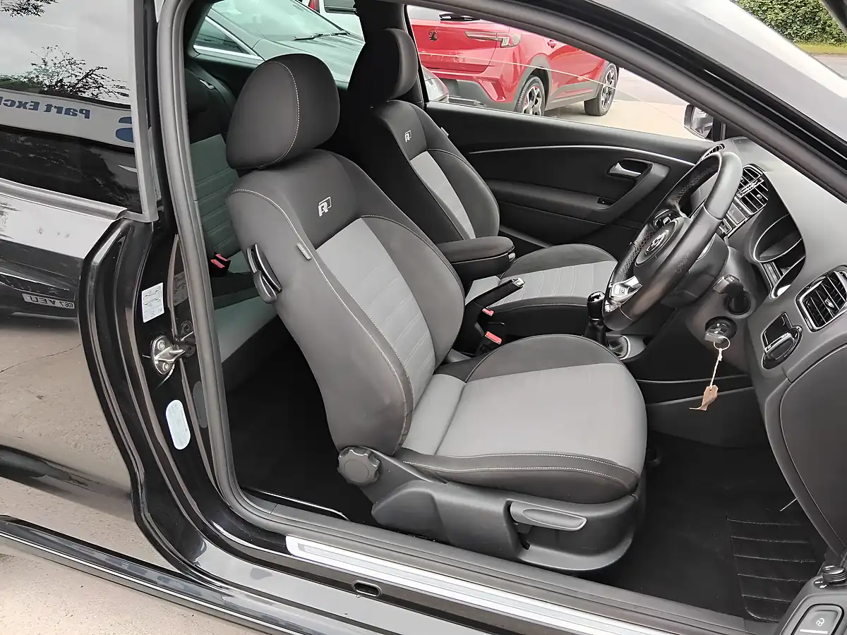 Used 2016 Volkswagen Polo R-Line Black - Interior and Exterior details 16
