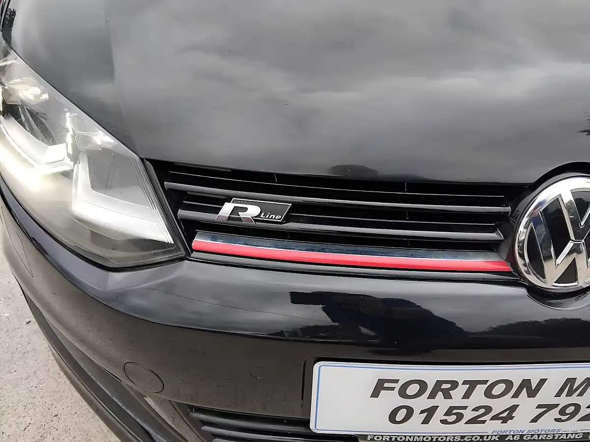 Used 2016 Volkswagen Polo R-Line Black - Interior and Exterior details 4