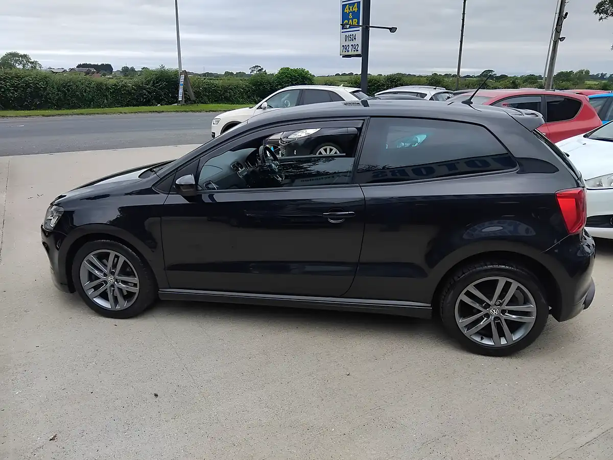Used 2016 Volkswagen Polo R-Line Black - Interior and Exterior details 6