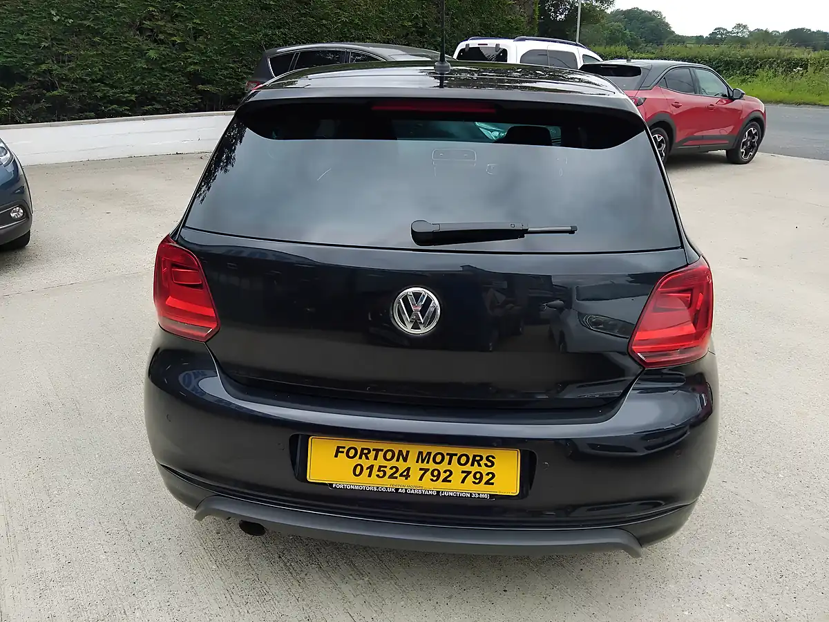 Used 2016 Volkswagen Polo R-Line Black - Interior and Exterior details 8