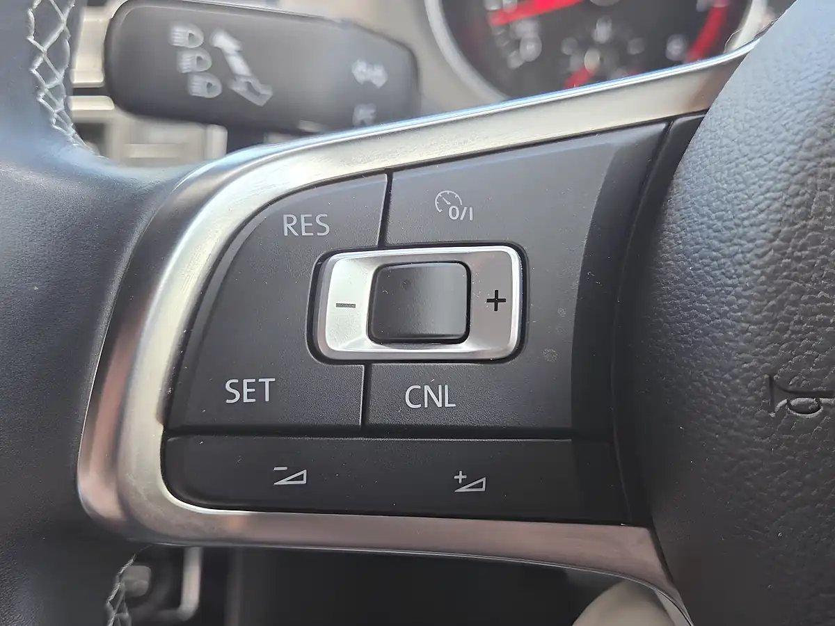 Used 2016 Volkswagen Polo R-Line Blue - Interior and Exterior details 14