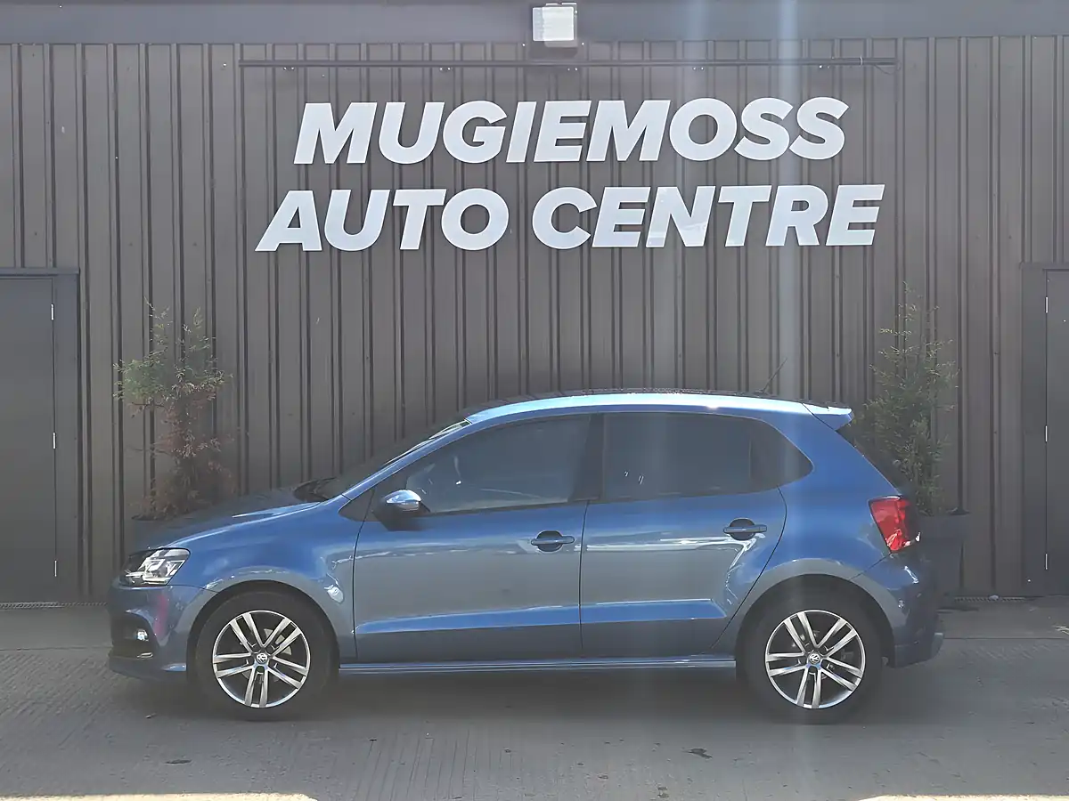 Used 2016 Volkswagen Polo R-Line Blue - Interior and Exterior details 4