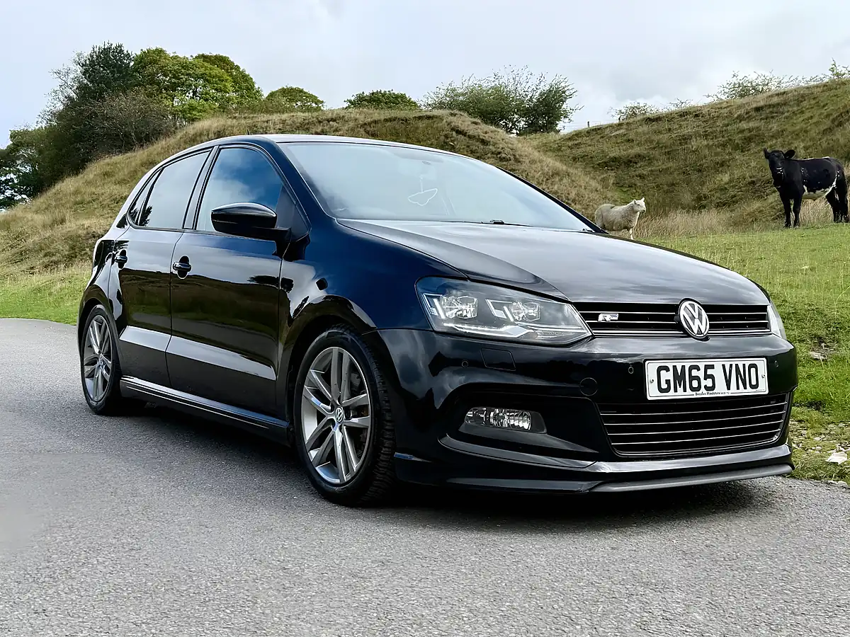 Used 2016 Volkswagen Polo R-Line Deep Black - Interior and Exterior details 9